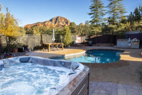 Prime location with Hot tub Pool and Views for Family